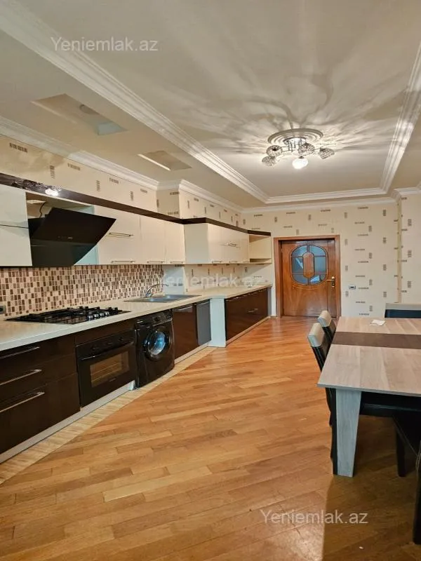 Satılır 3 otaqlı yeni tikili 163 m²