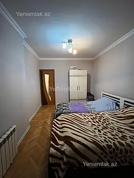 Satılır 3 otaqlı köhnə tikili 70 m²