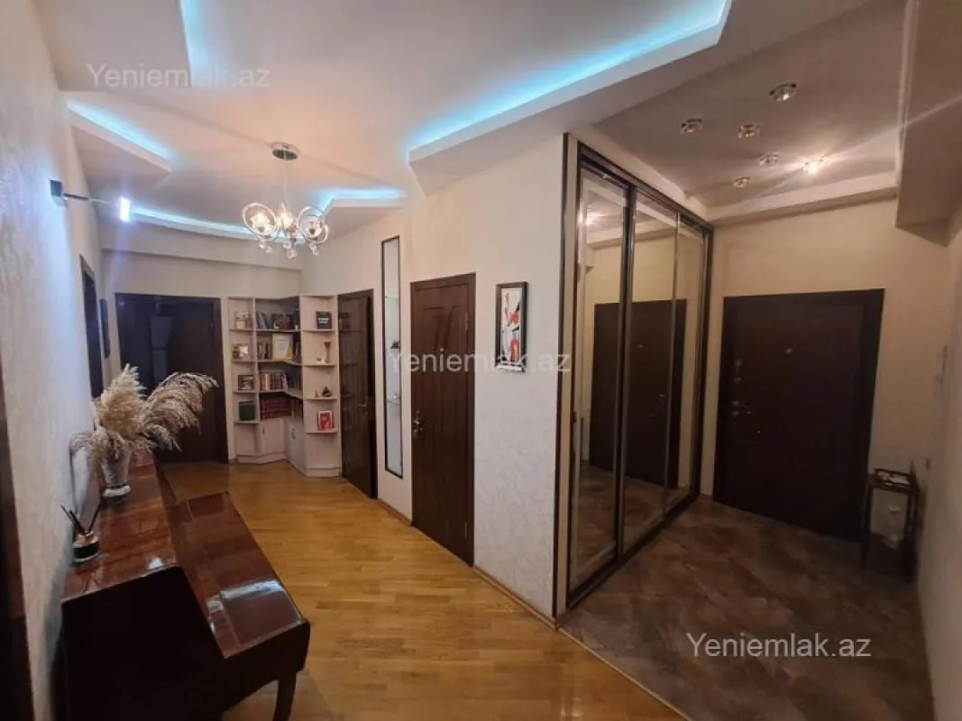 Satılır 4 otaqlı yeni tikili 125 m²