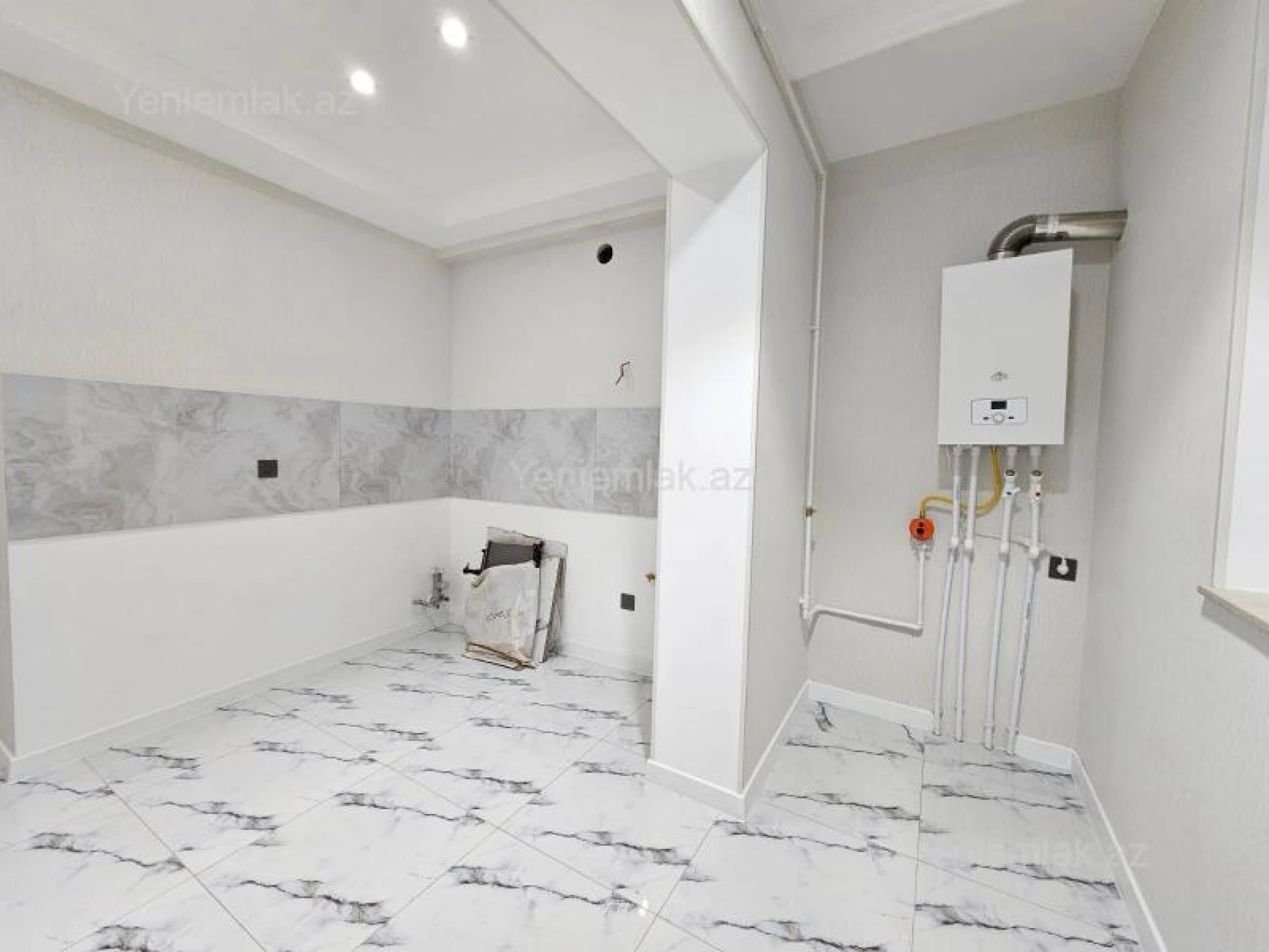 Satılır 2 otaqlı köhnə tikili 55 m²