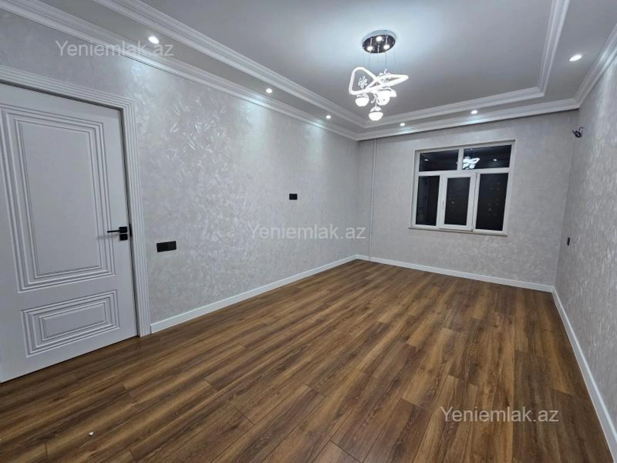 Satılır 2 otaqlı köhnə tikili 55 m²