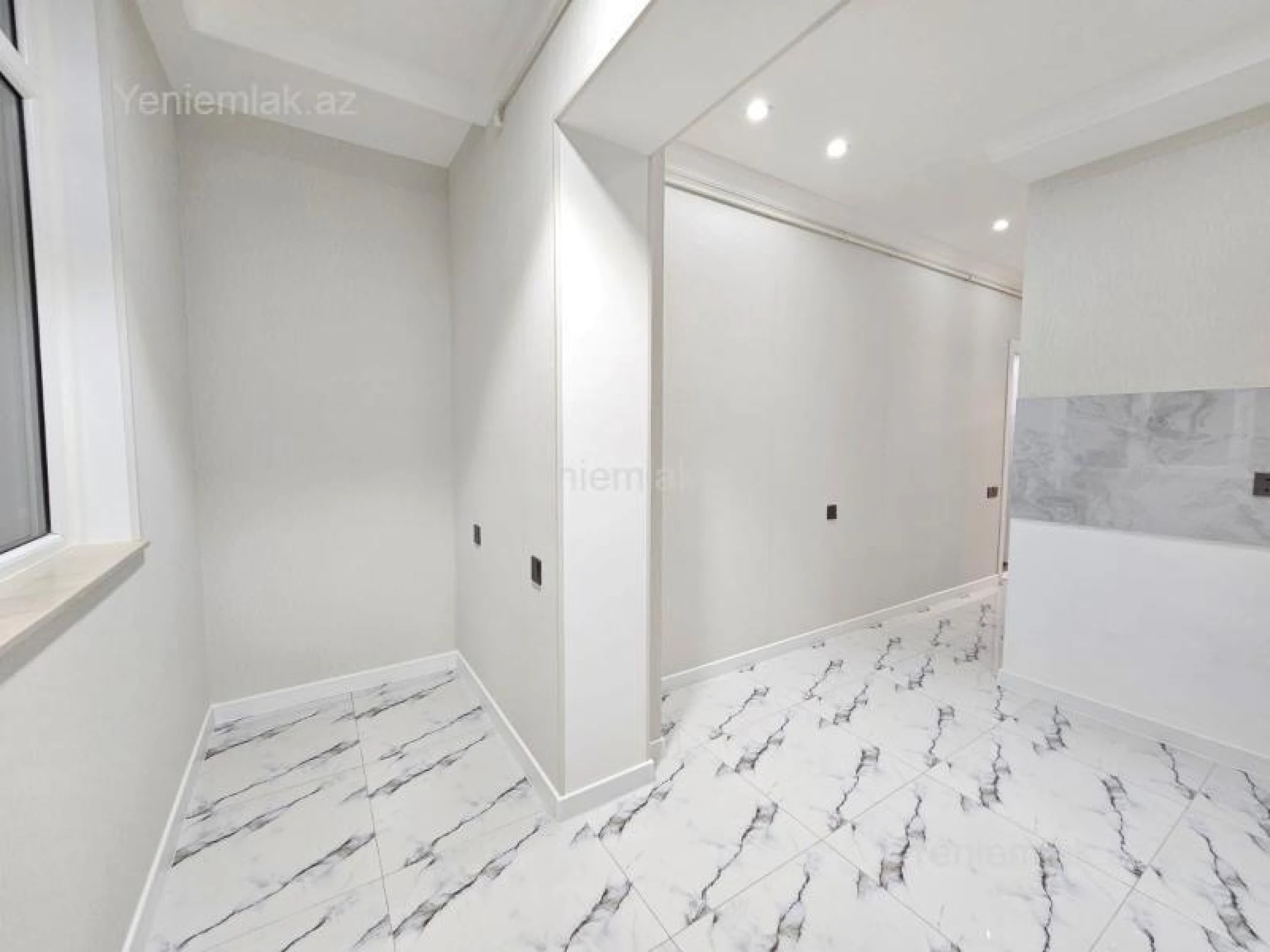 Satılır 2 otaqlı köhnə tikili 55 m²