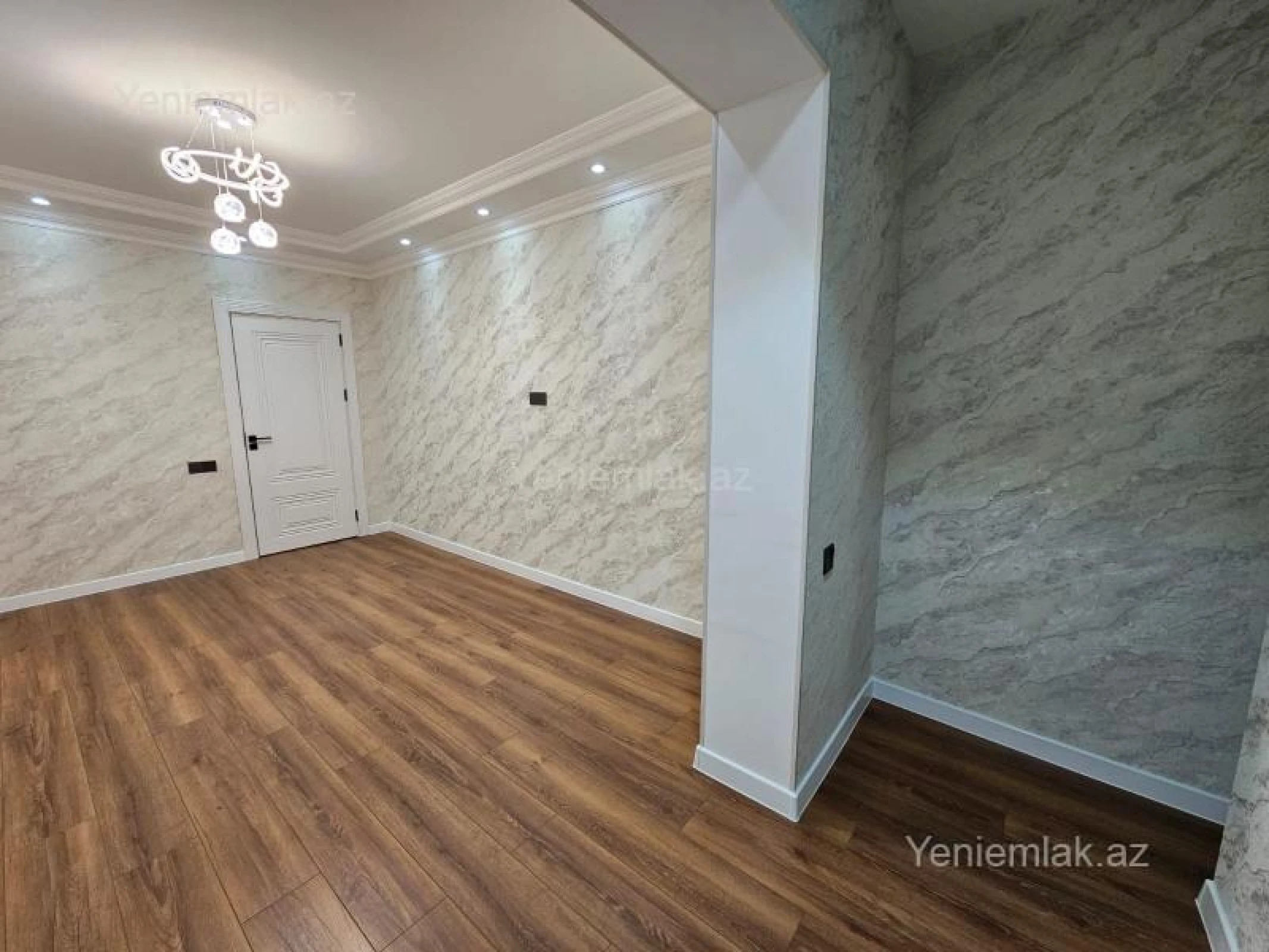 Satılır 2 otaqlı köhnə tikili 55 m²