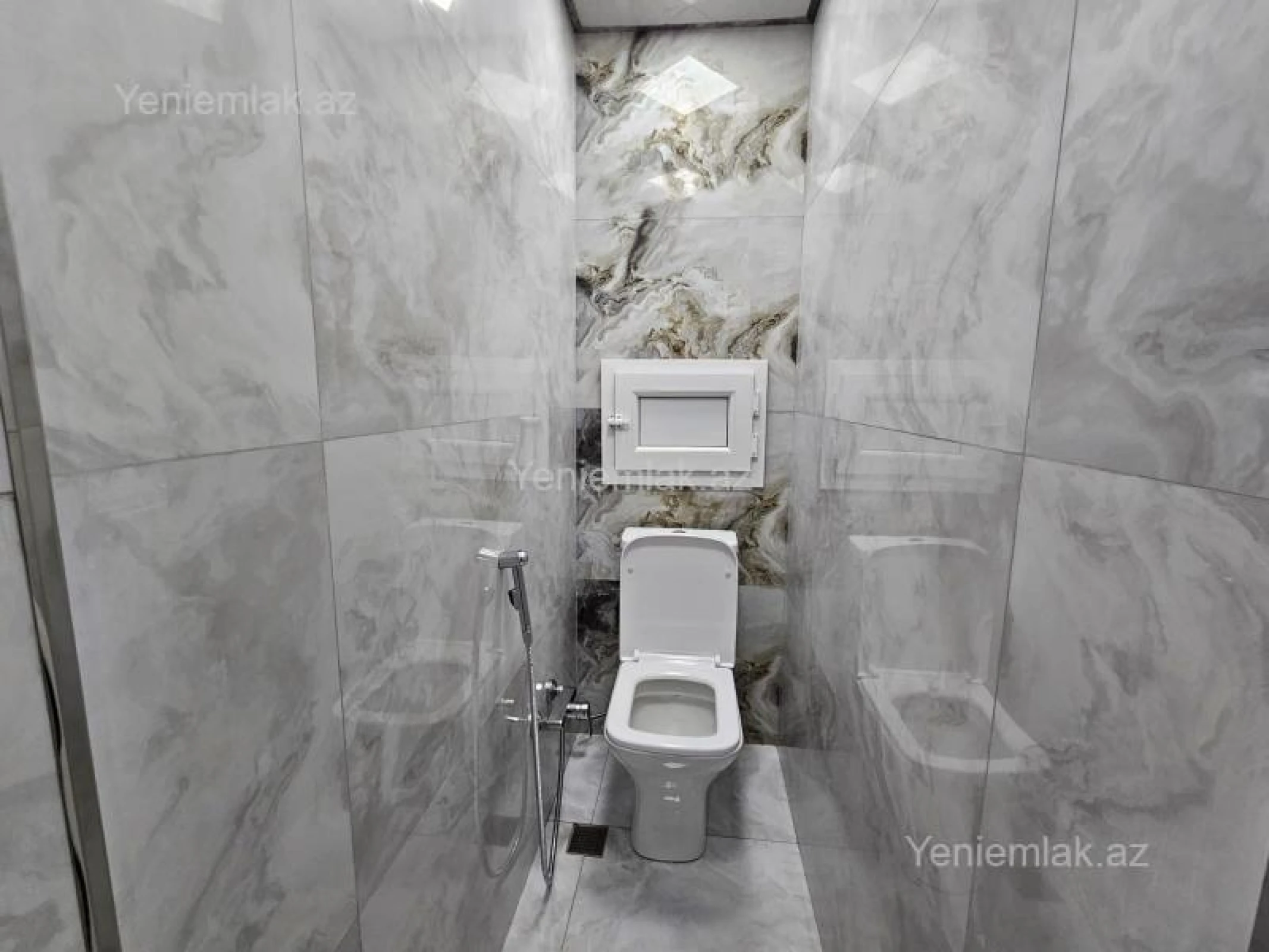 Satılır 2 otaqlı köhnə tikili 55 m²