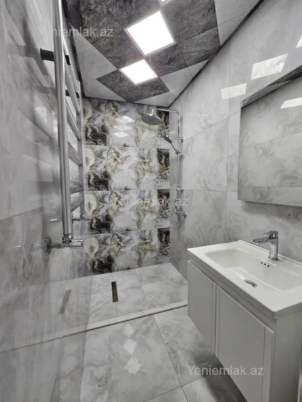 Satılır 2 otaqlı köhnə tikili 55 m²