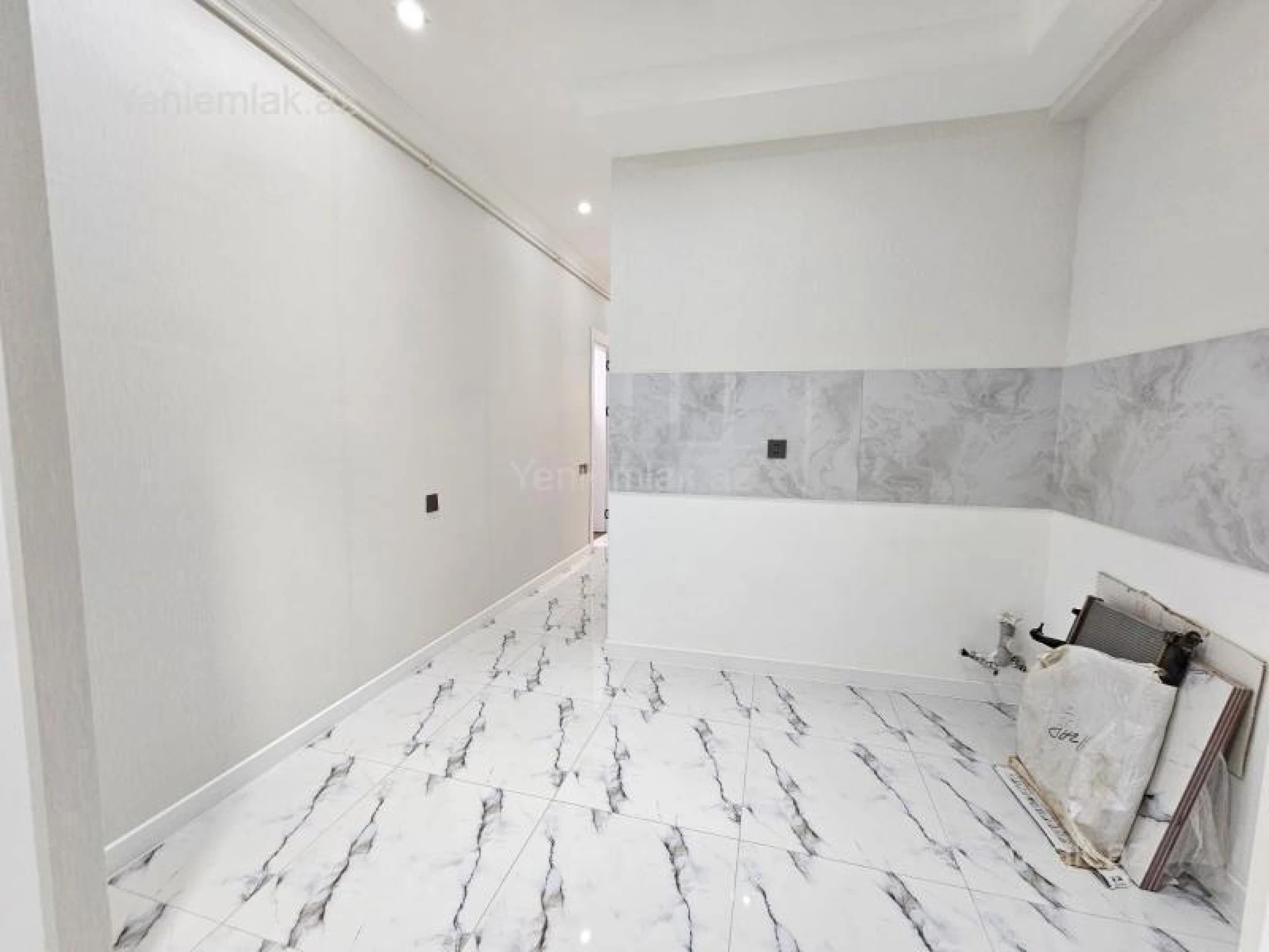 Satılır 2 otaqlı köhnə tikili 55 m²