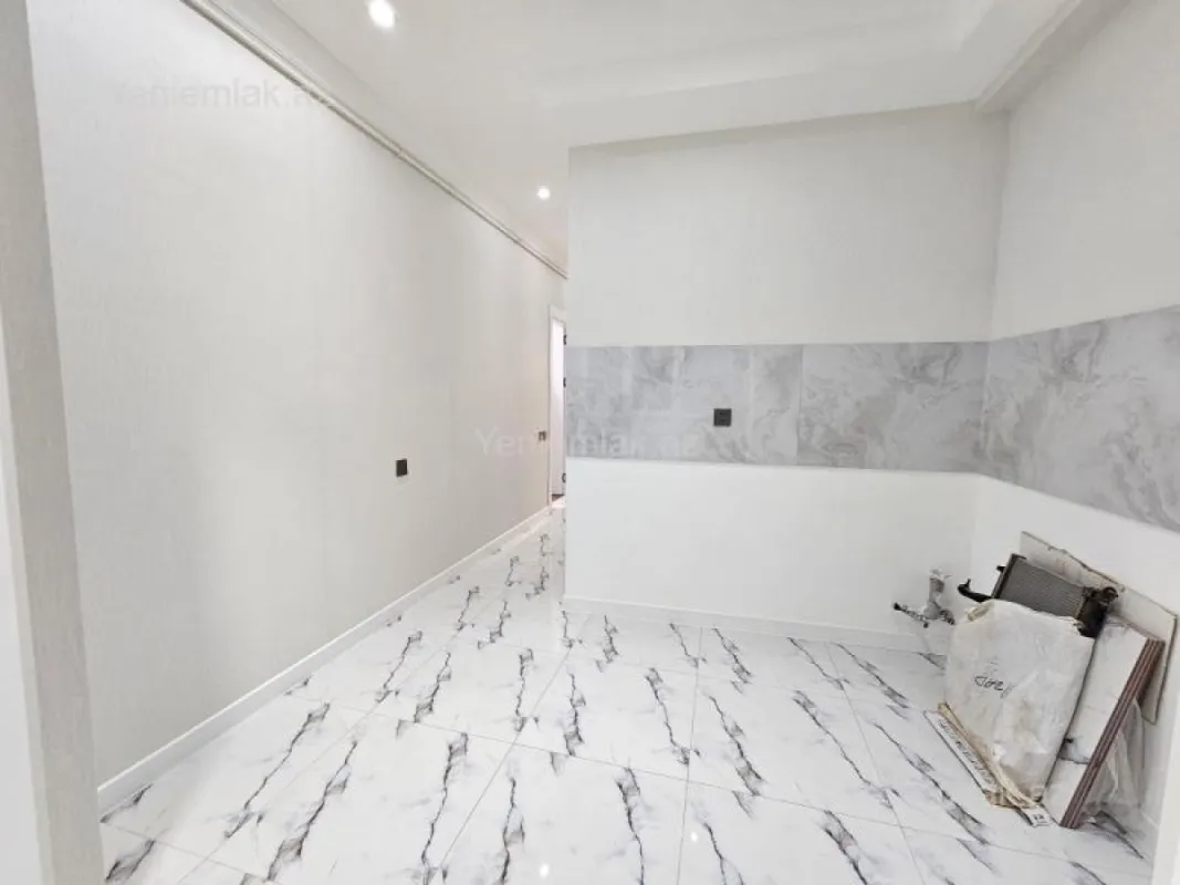Satılır 2 otaqlı köhnə tikili 55 m²