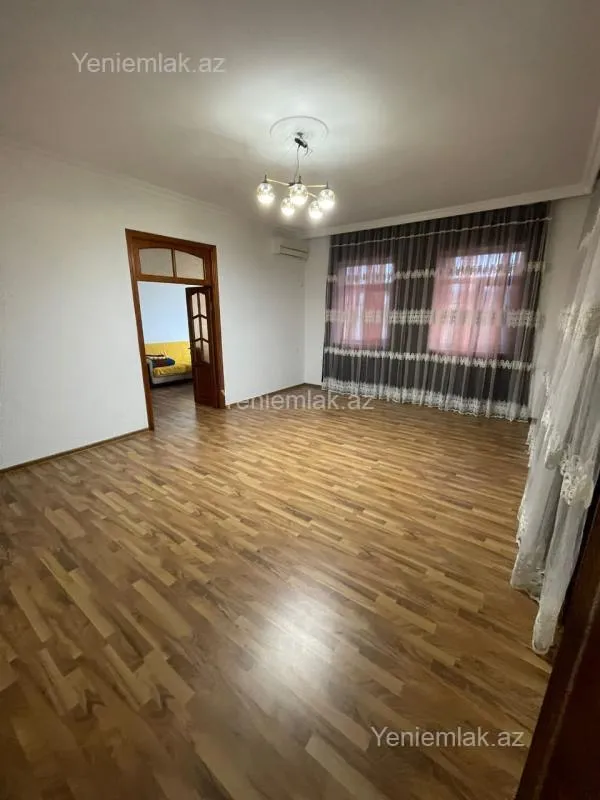 Satılır 7 otaqlı həyət evi 260 m²
