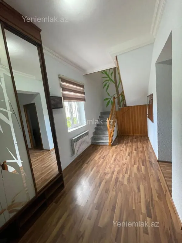 Satılır 7 otaqlı həyət evi 260 m²