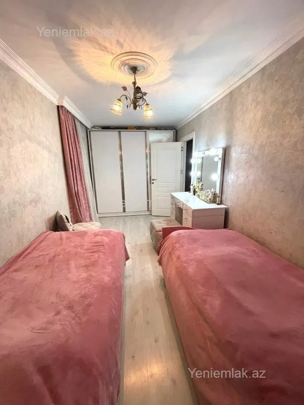Satılır 2 otaqlı köhnə tikili 55 m²