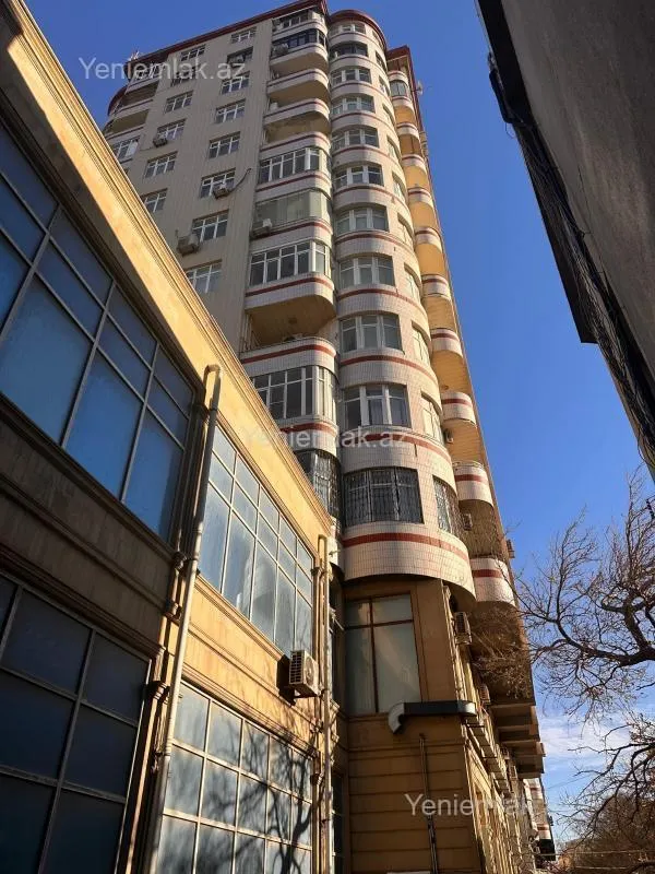 Satılır 3 otaqlı yeni tikili 153 m²