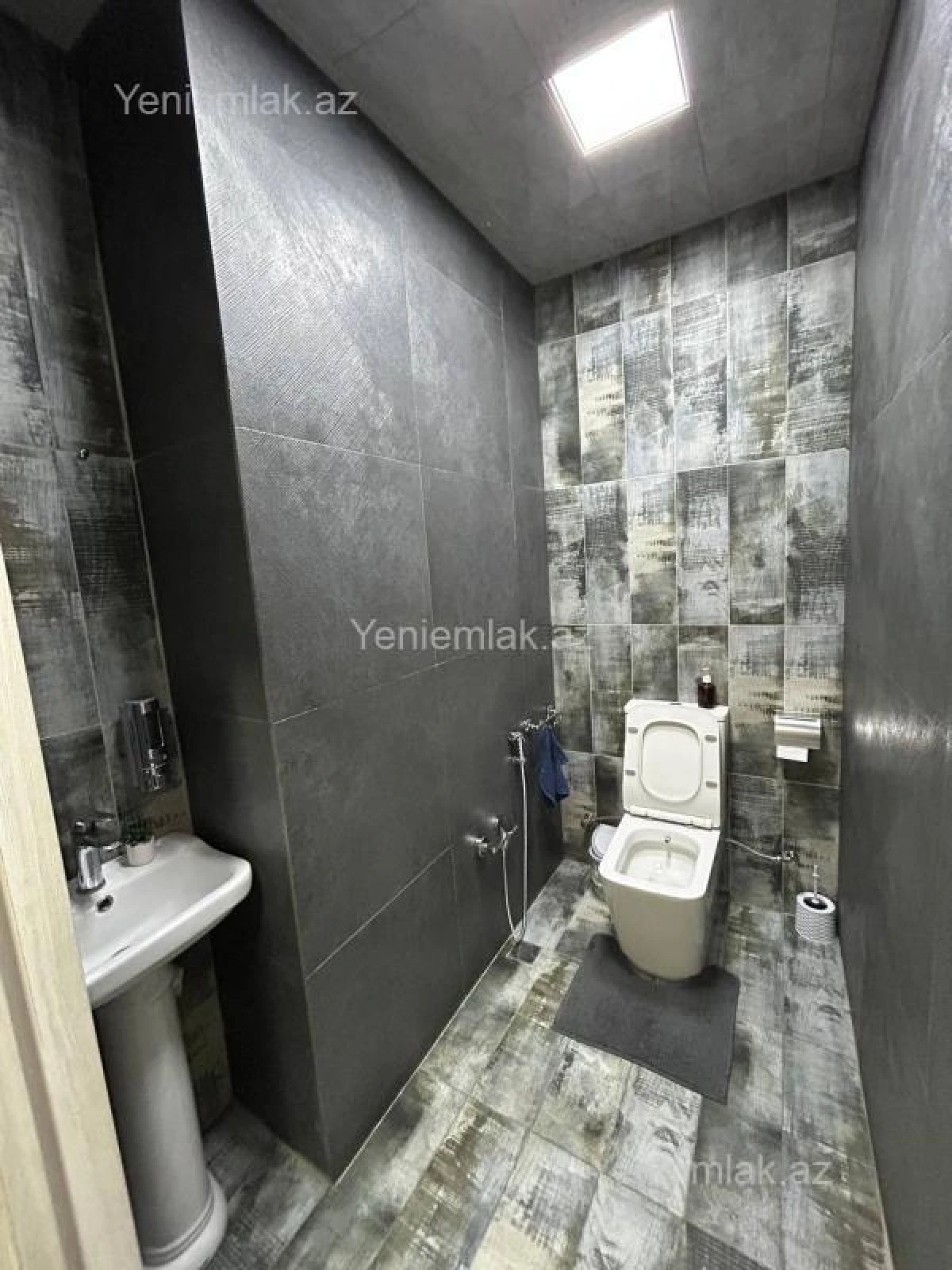 Satılır 3 otaqlı yeni tikili 136 m²