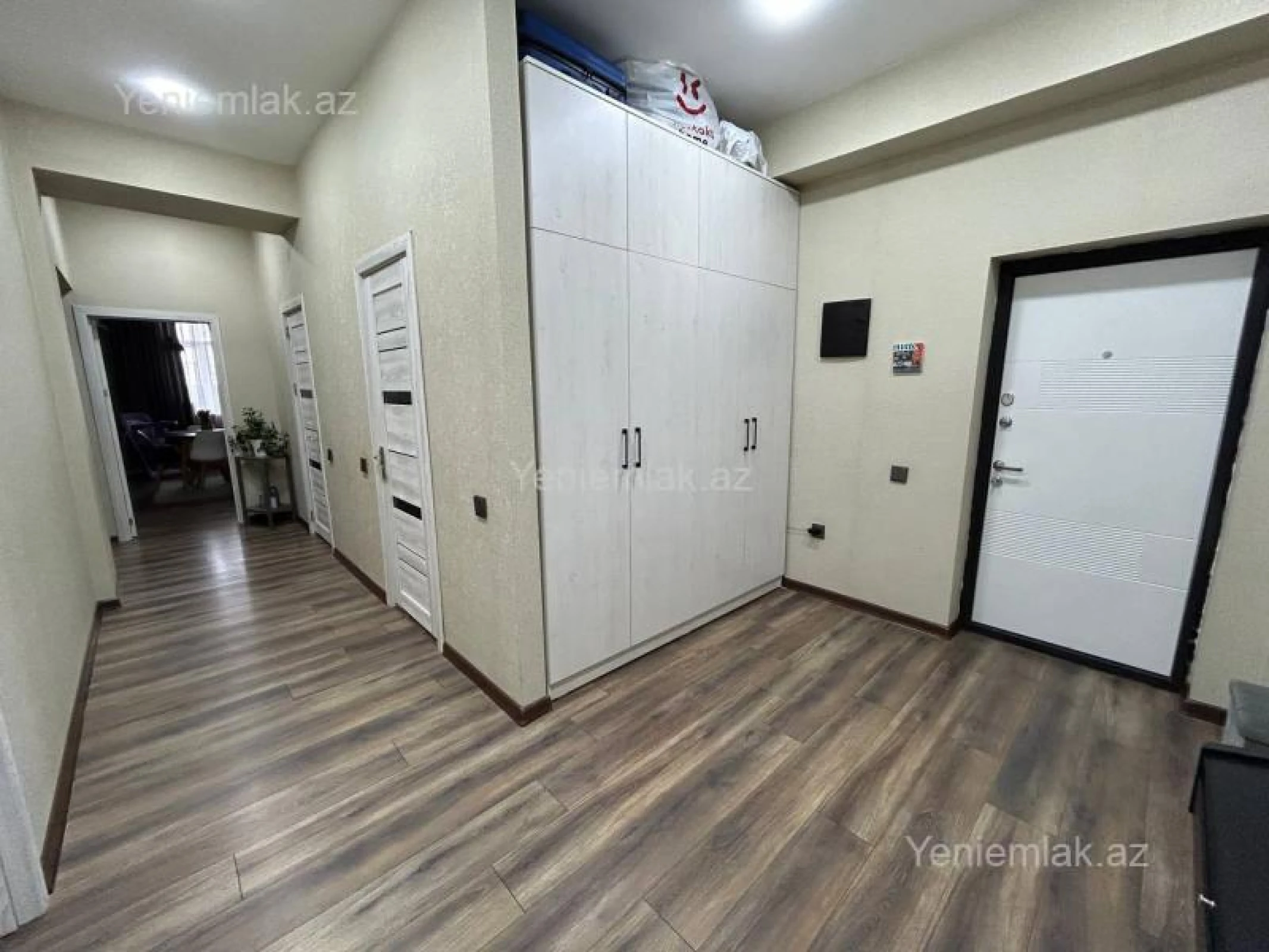 Satılır 3 otaqlı yeni tikili 136 m²