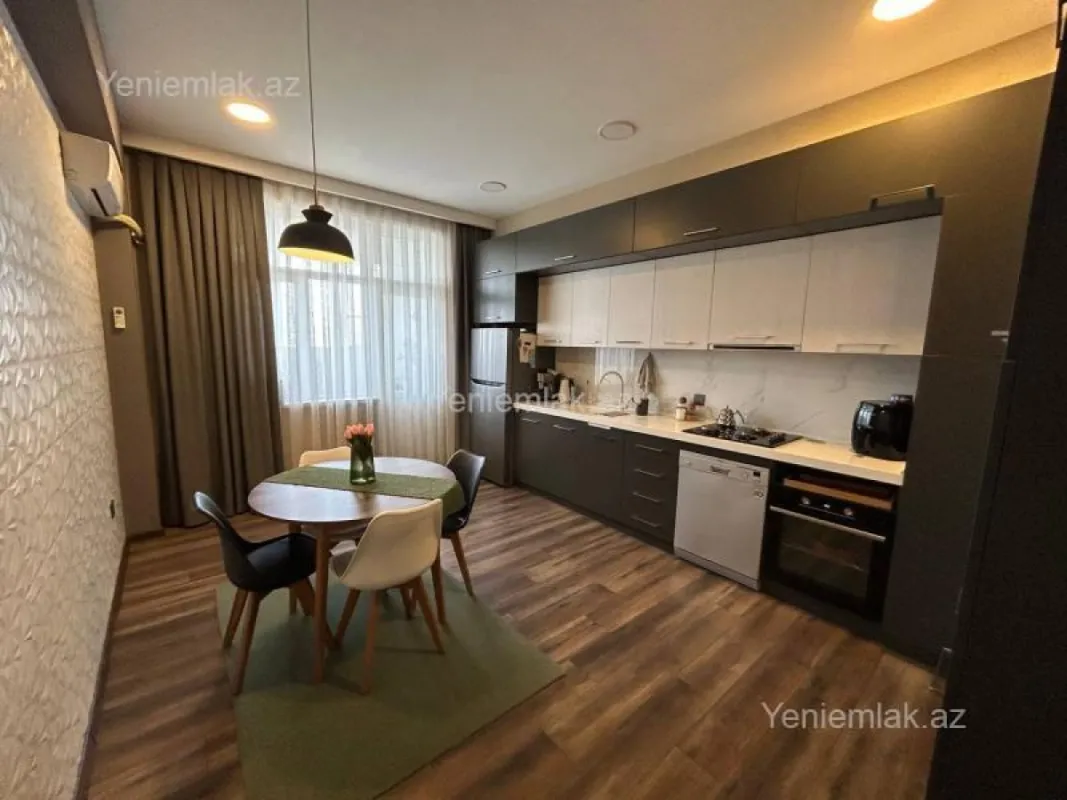Satılır 3 otaqlı yeni tikili 136 m²