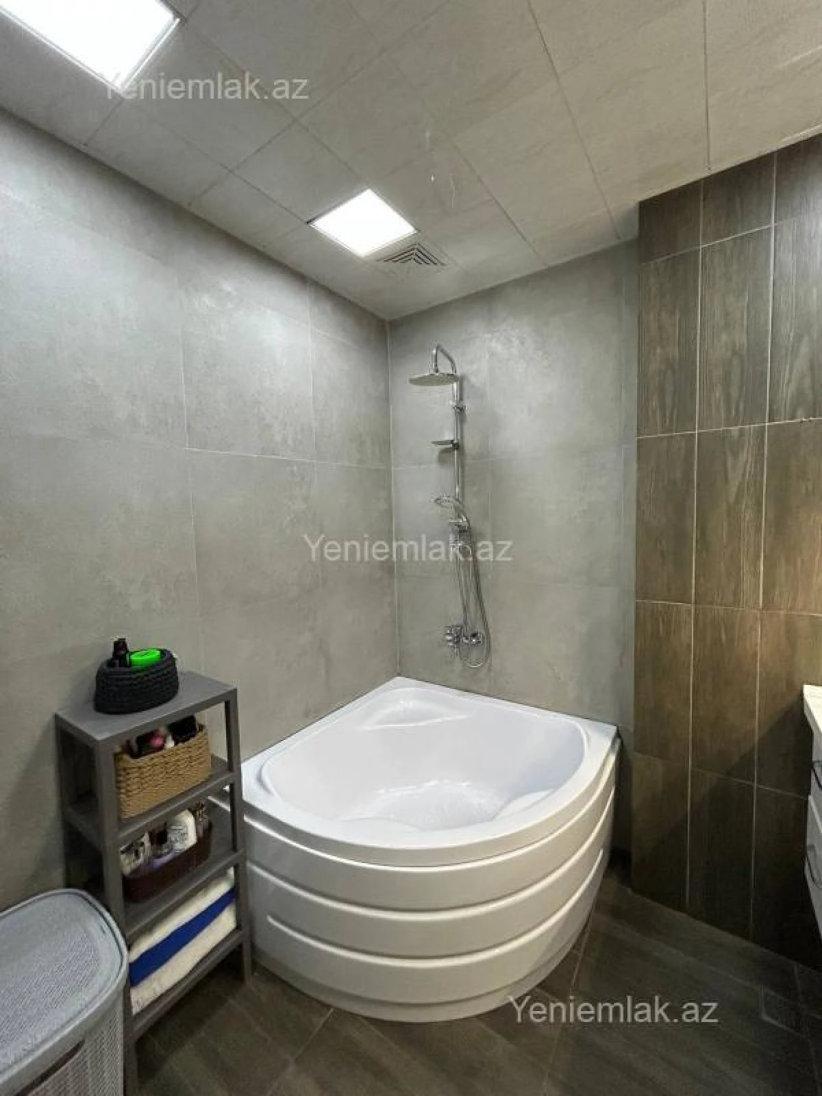 Satılır 3 otaqlı yeni tikili 136 m²