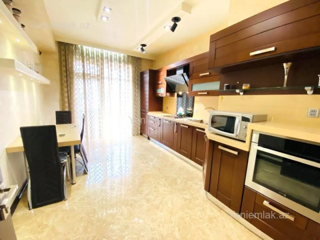 Satılır 3 otaqlı yeni tikili 118 m²