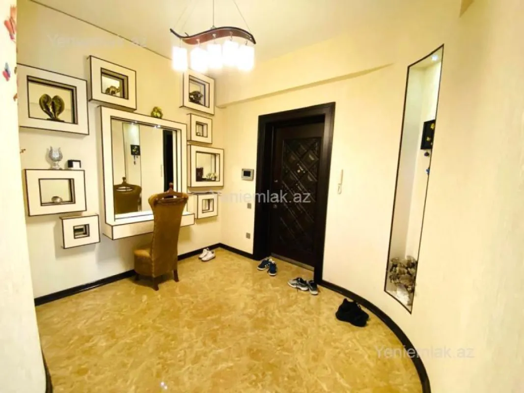 Satılır 3 otaqlı yeni tikili 118 m²