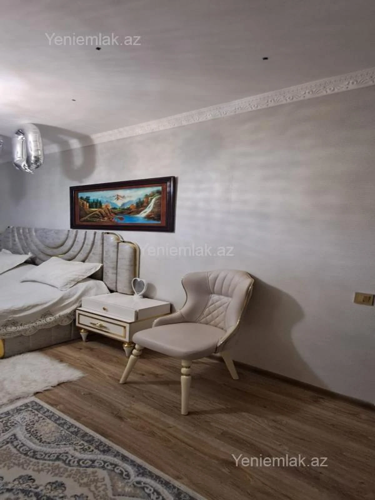Satılır 5 otaqlı köhnə tikili 140 m²