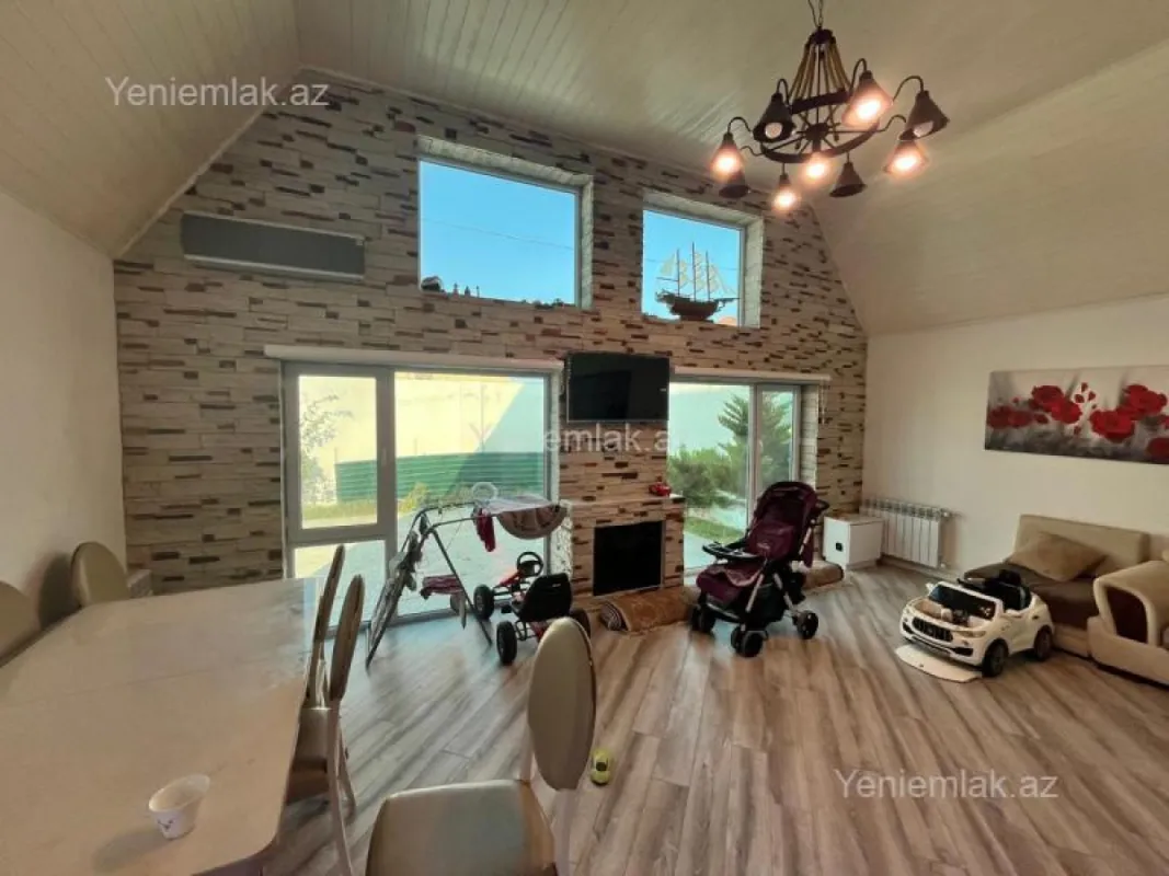 Satılır 4 otaqlı həyət evi 200 m²