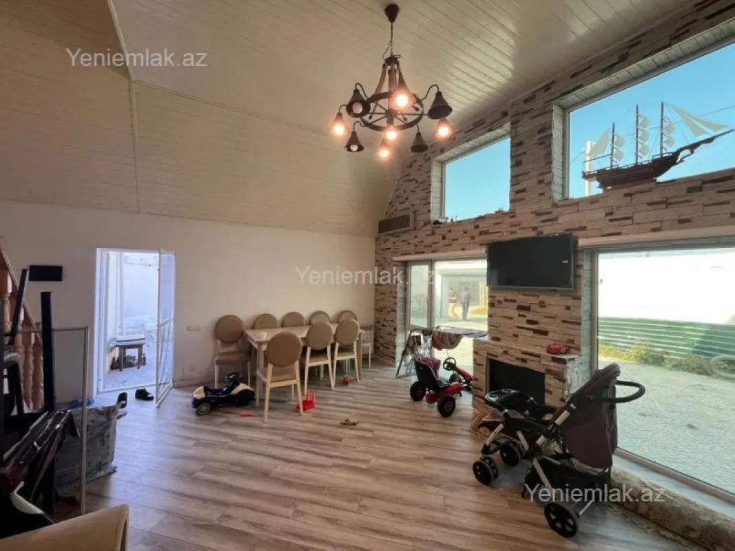 Satılır 4 otaqlı həyət evi 200 m²