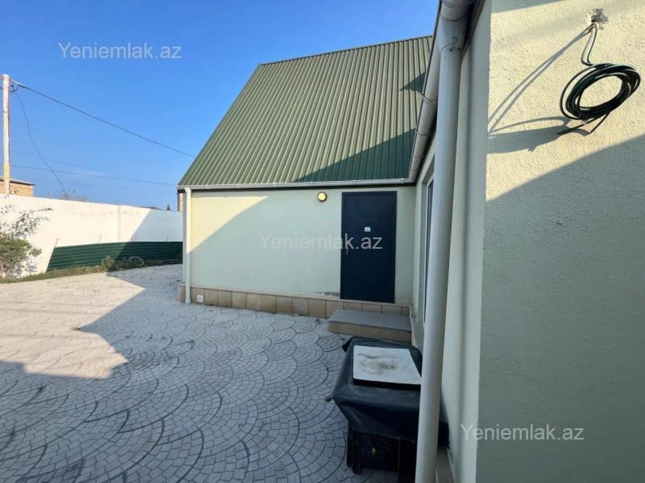 Satılır 4 otaqlı həyət evi 200 m²