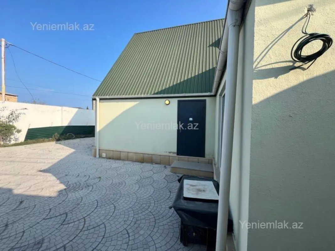 Satılır 4 otaqlı həyət evi 200 m²