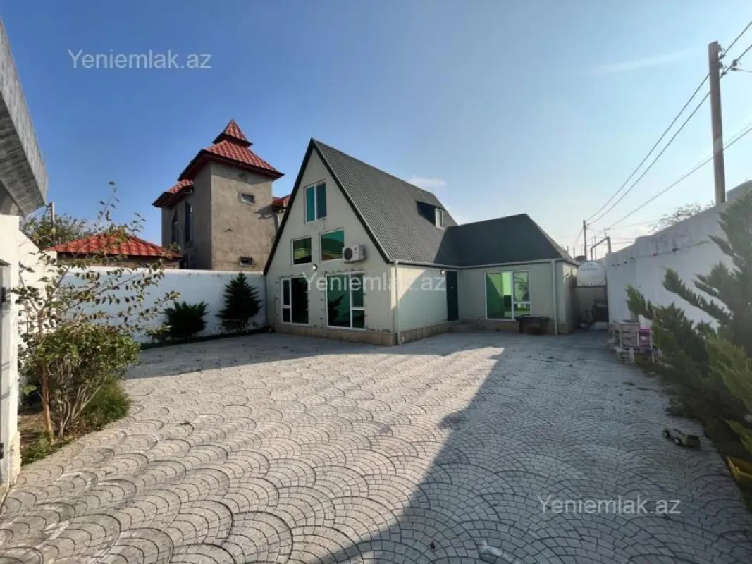 Satılır 4 otaqlı həyət evi 200 m²