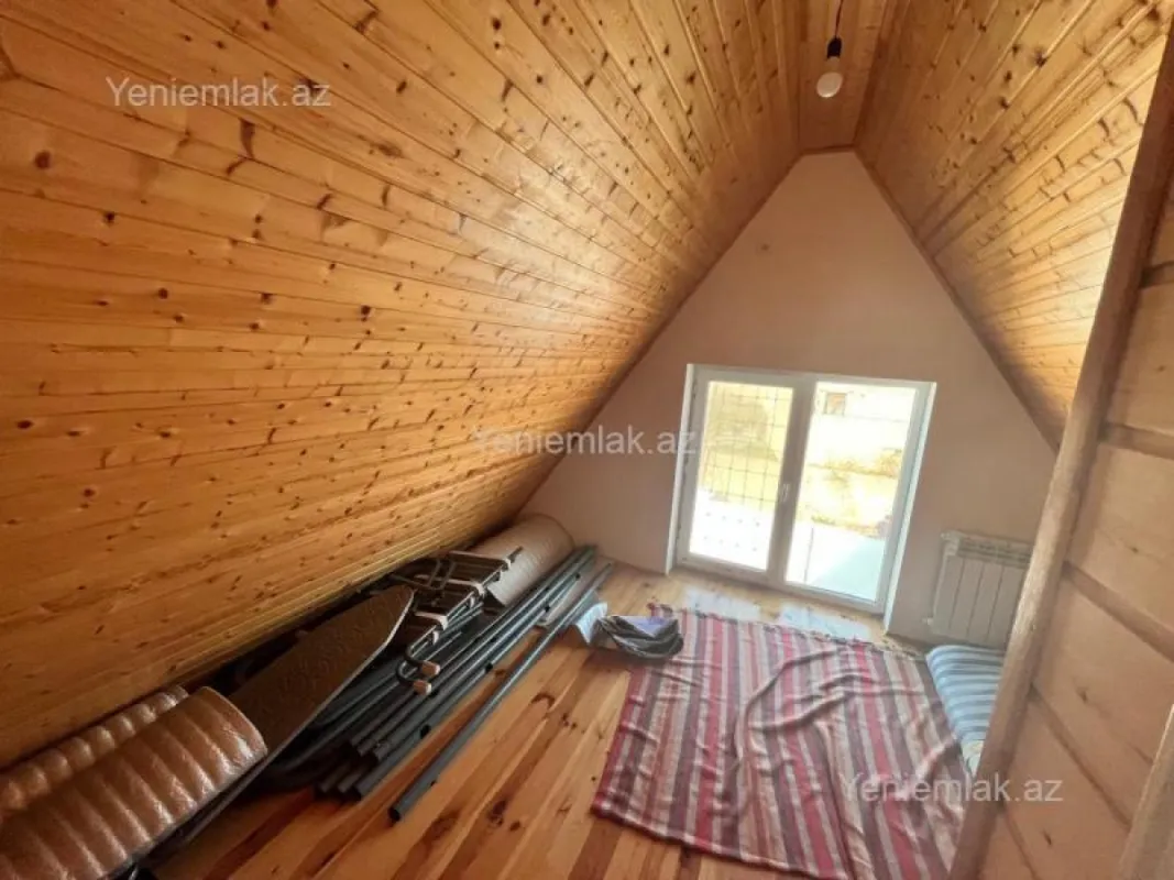 Satılır 4 otaqlı həyət evi 200 m²