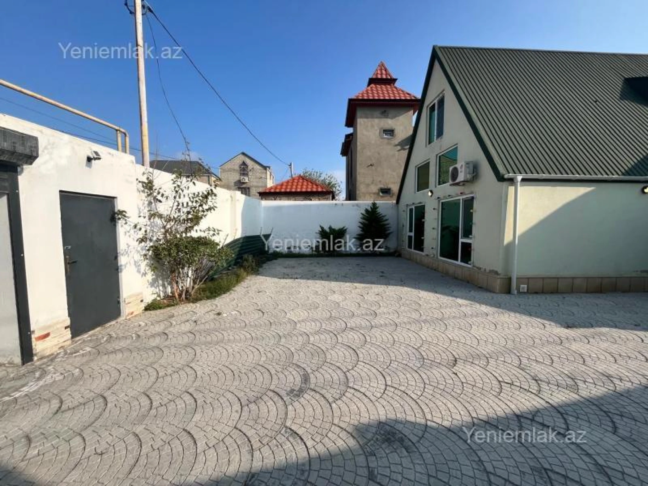 Satılır 4 otaqlı həyət evi 200 m²