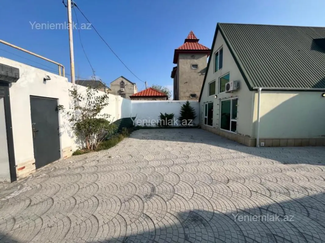 Satılır 4 otaqlı həyət evi 200 m²