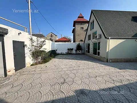 Satılır 4 otaqlı həyət evi 200 m²