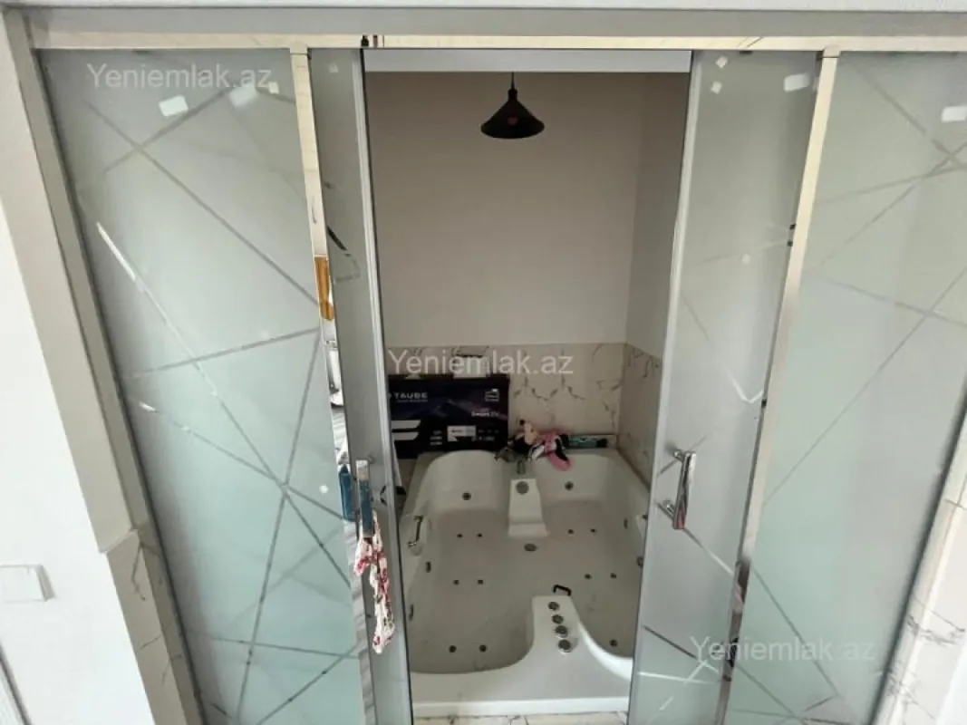 Satılır 4 otaqlı həyət evi 200 m²