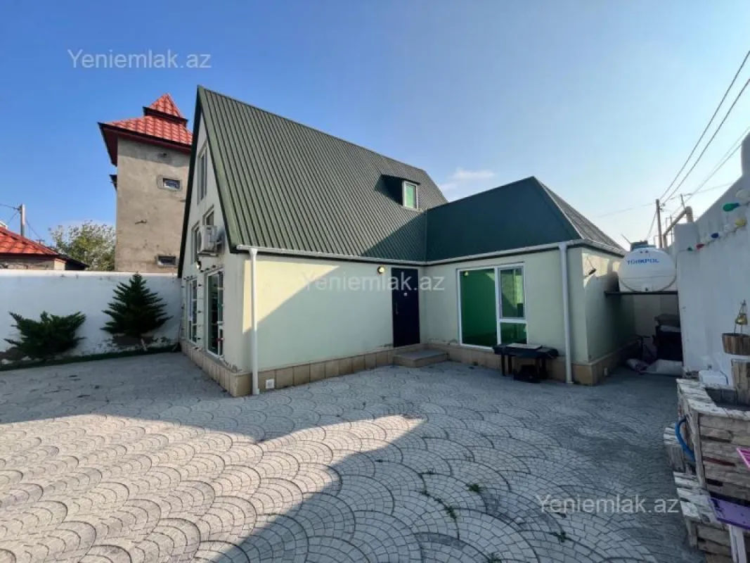 Satılır 4 otaqlı həyət evi 200 m²