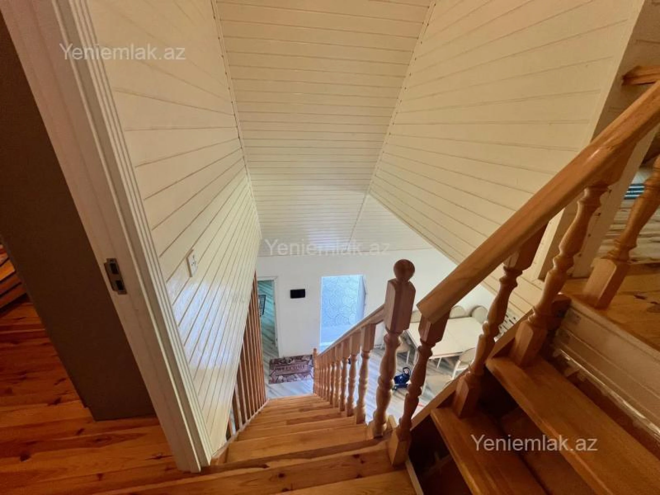 Satılır 4 otaqlı həyət evi 200 m²