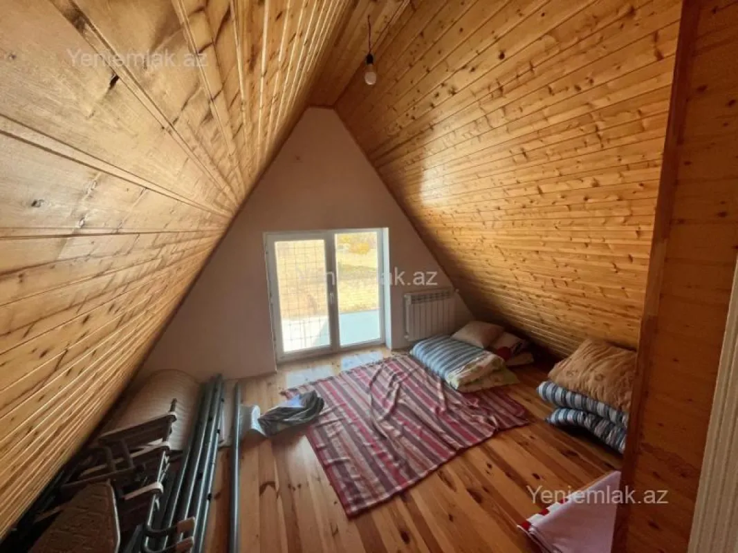 Satılır 4 otaqlı həyət evi 200 m²