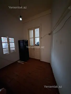 Satılır 2 otaqlı köhnə tikili 50 m²