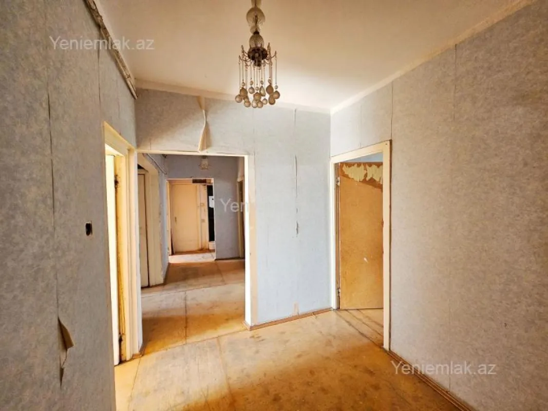 Satılır 5 otaqlı köhnə tikili 120 m²