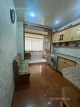 Satılır 4 otaqlı köhnə tikili 100 m²