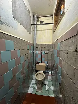 Satılır 4 otaqlı köhnə tikili 100 m²