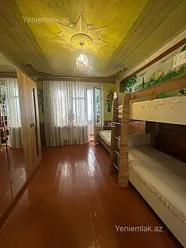 Satılır 4 otaqlı köhnə tikili 100 m²