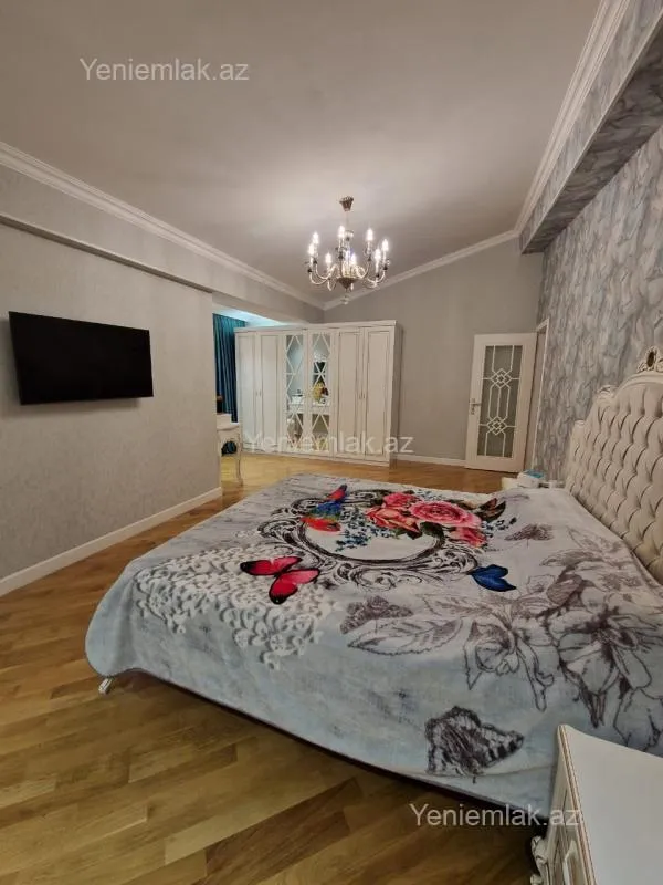 Satılır 5 otaqlı yeni tikili 240 m²