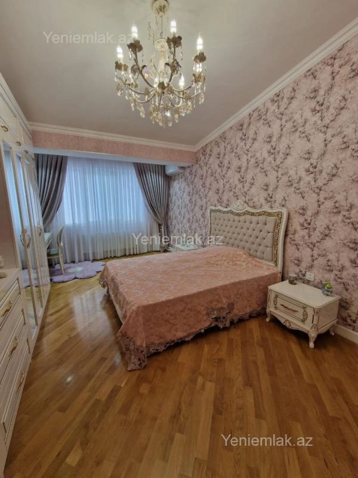 Satılır 5 otaqlı yeni tikili 240 m²