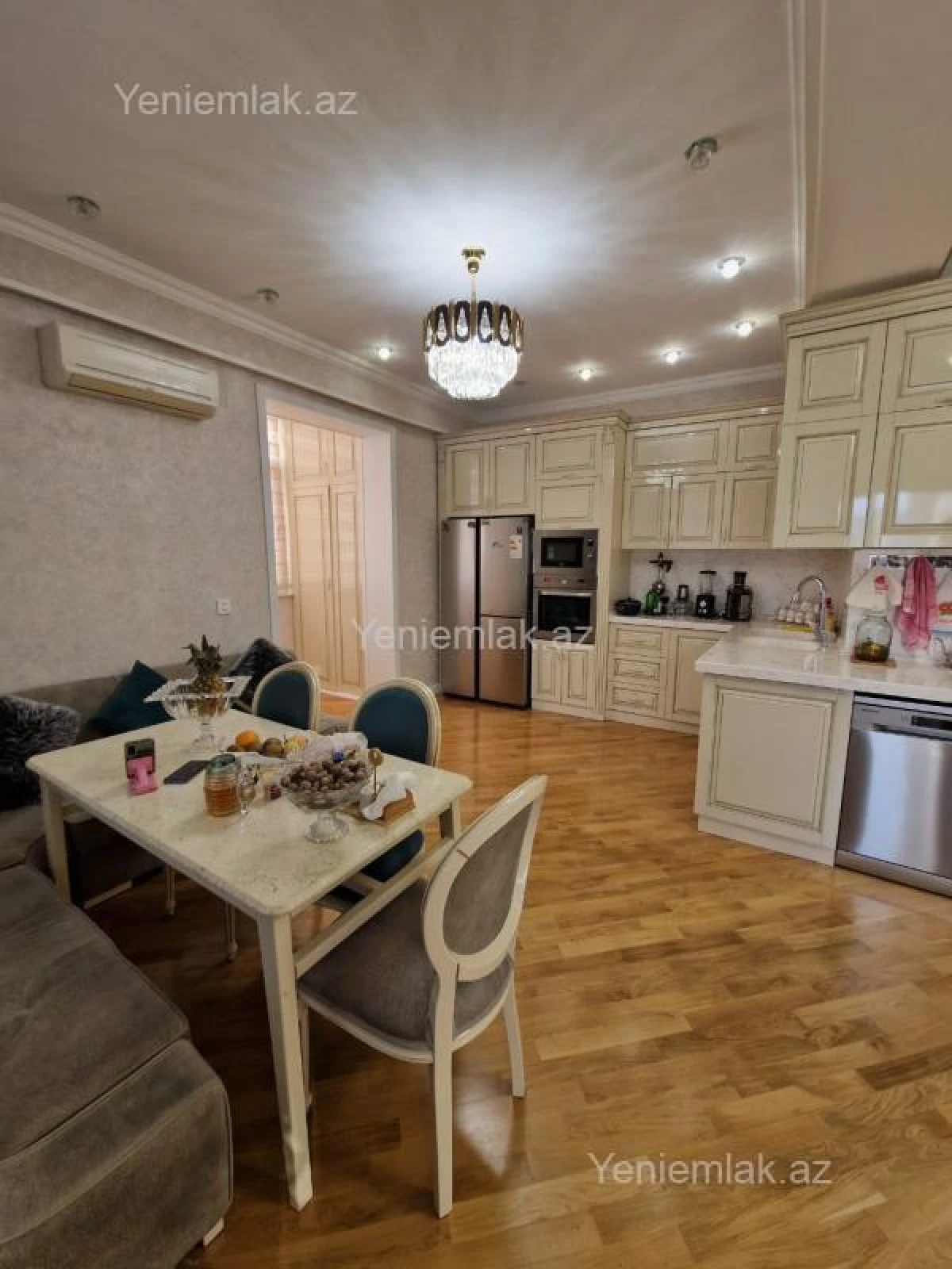 Satılır 5 otaqlı yeni tikili 240 m²