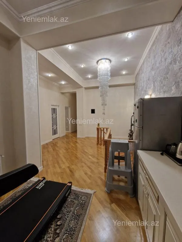 Satılır 5 otaqlı yeni tikili 240 m²