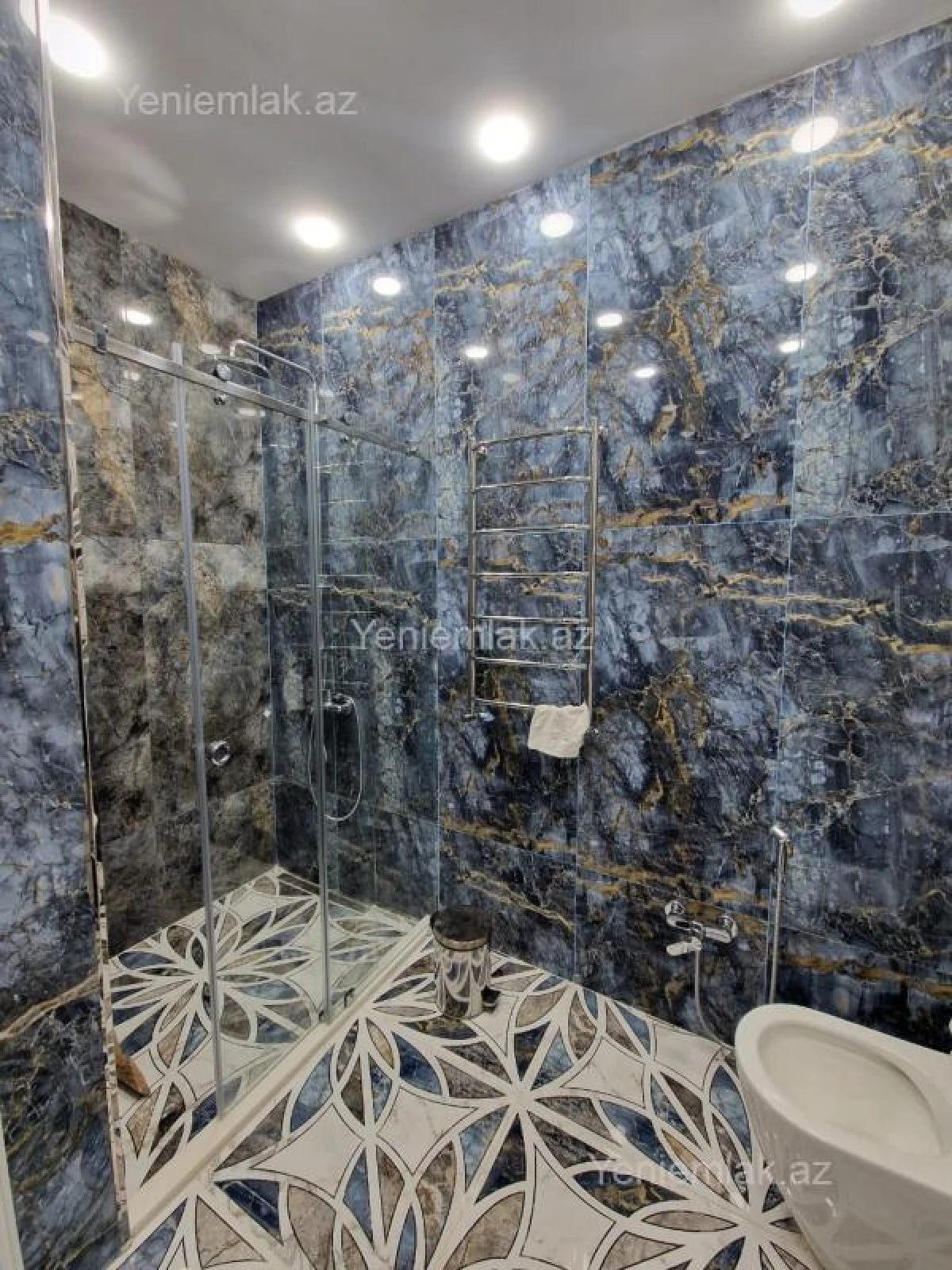 Satılır 5 otaqlı yeni tikili 240 m²