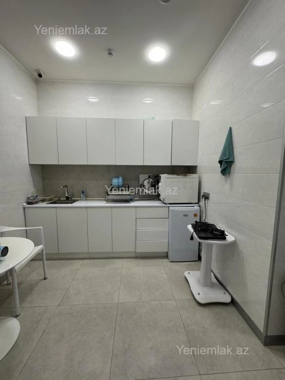 Satılır 4 otaqlı obyekt 85 m²