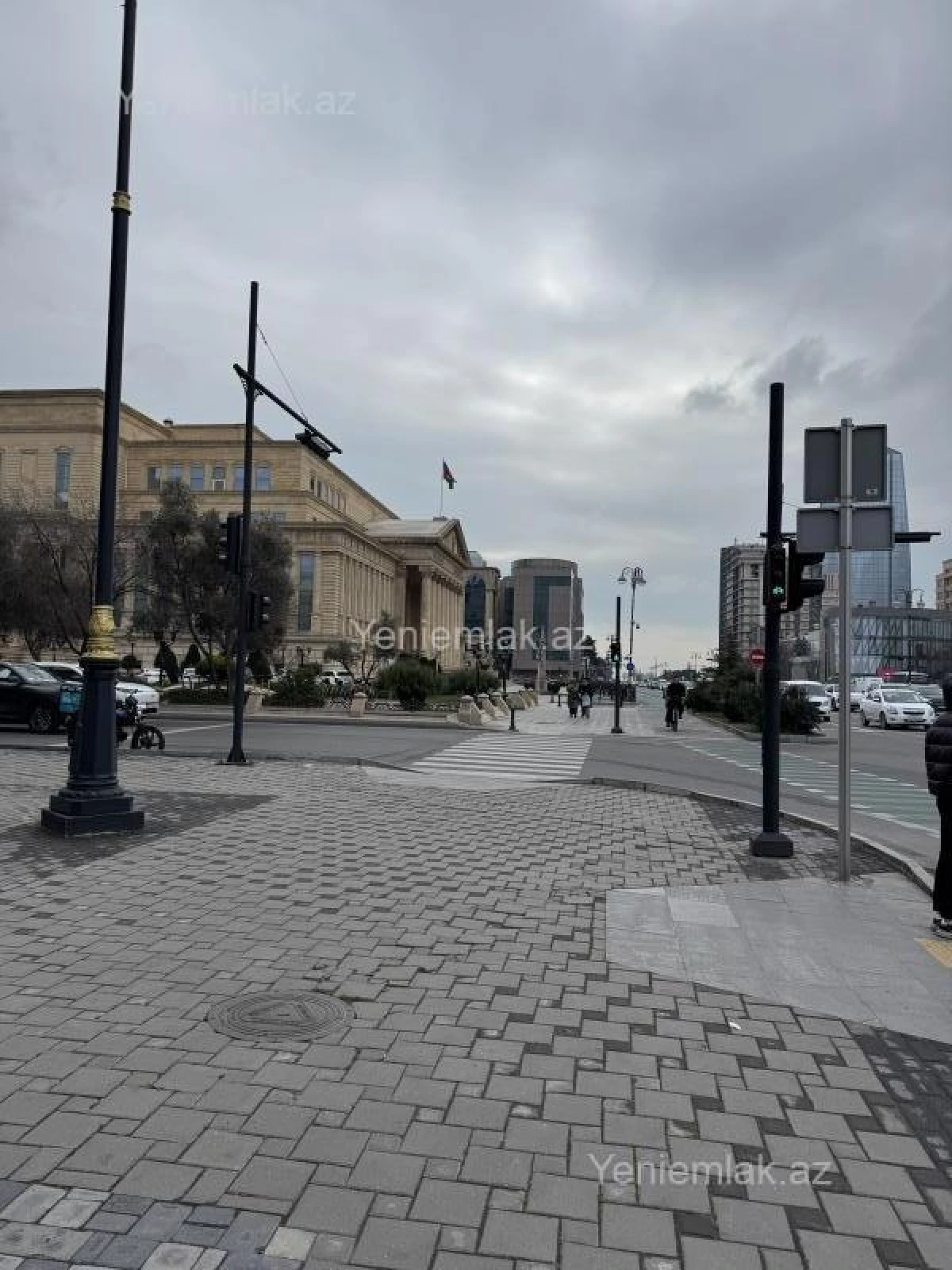 Satılır 4 otaqlı obyekt 85 m²