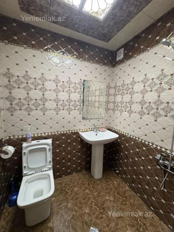 Satılır 2 otaqlı köhnə tikili 60 m²