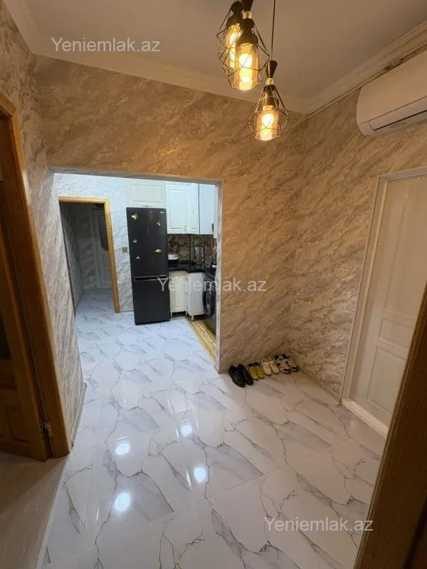 Satılır 2 otaqlı köhnə tikili 60 m²