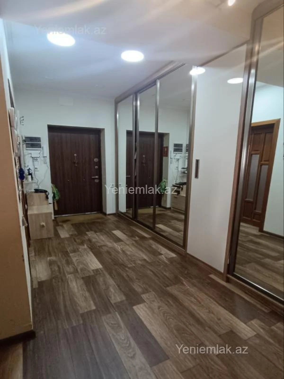 Satılır 3 otaqlı yeni tikili 80 m²